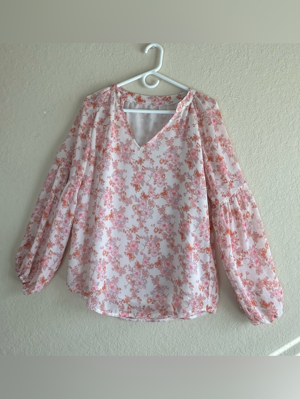 Women’s Floral Blouse Size M Pink Sheer V-Neck Long Sleeve Lightweight Boho